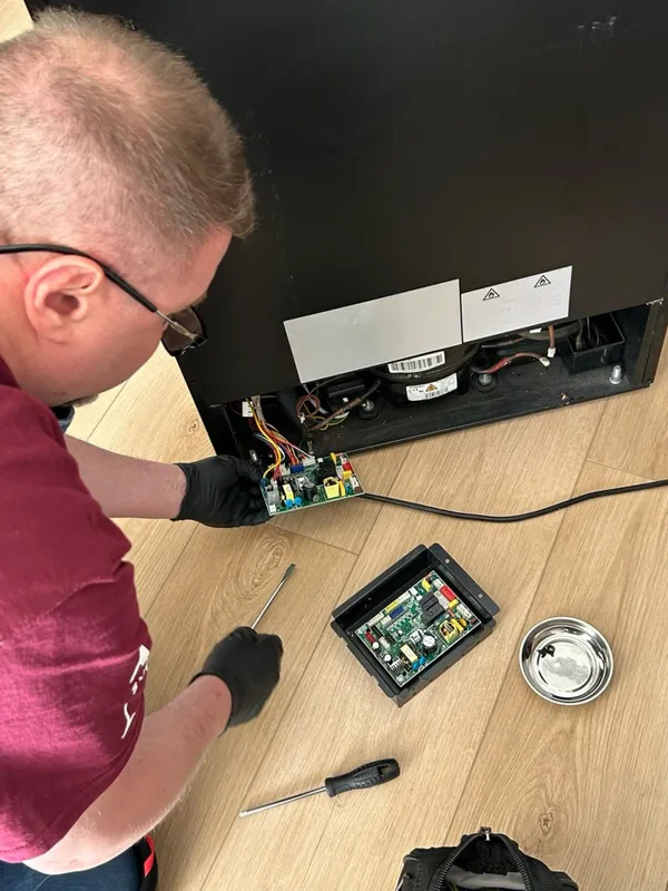 Residential appliance repair and maintenance service